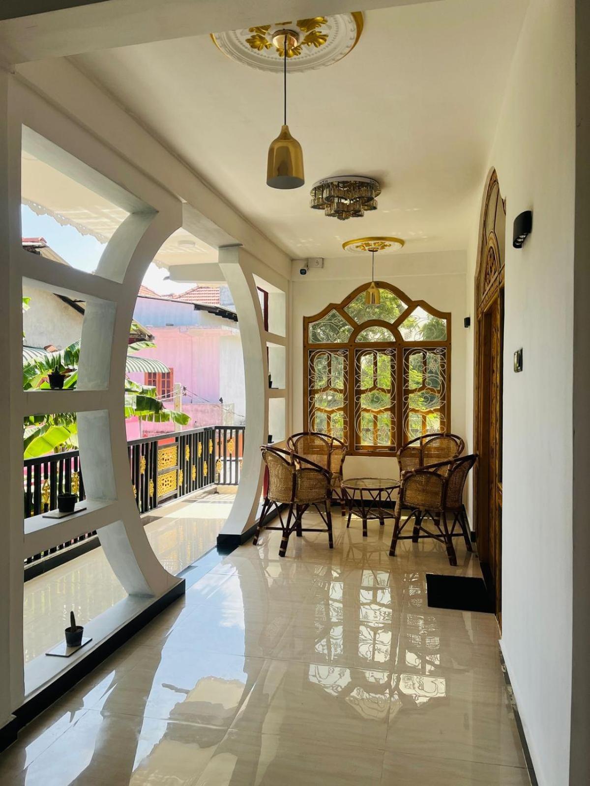 J & J Homestay Джафна Екстериор снимка